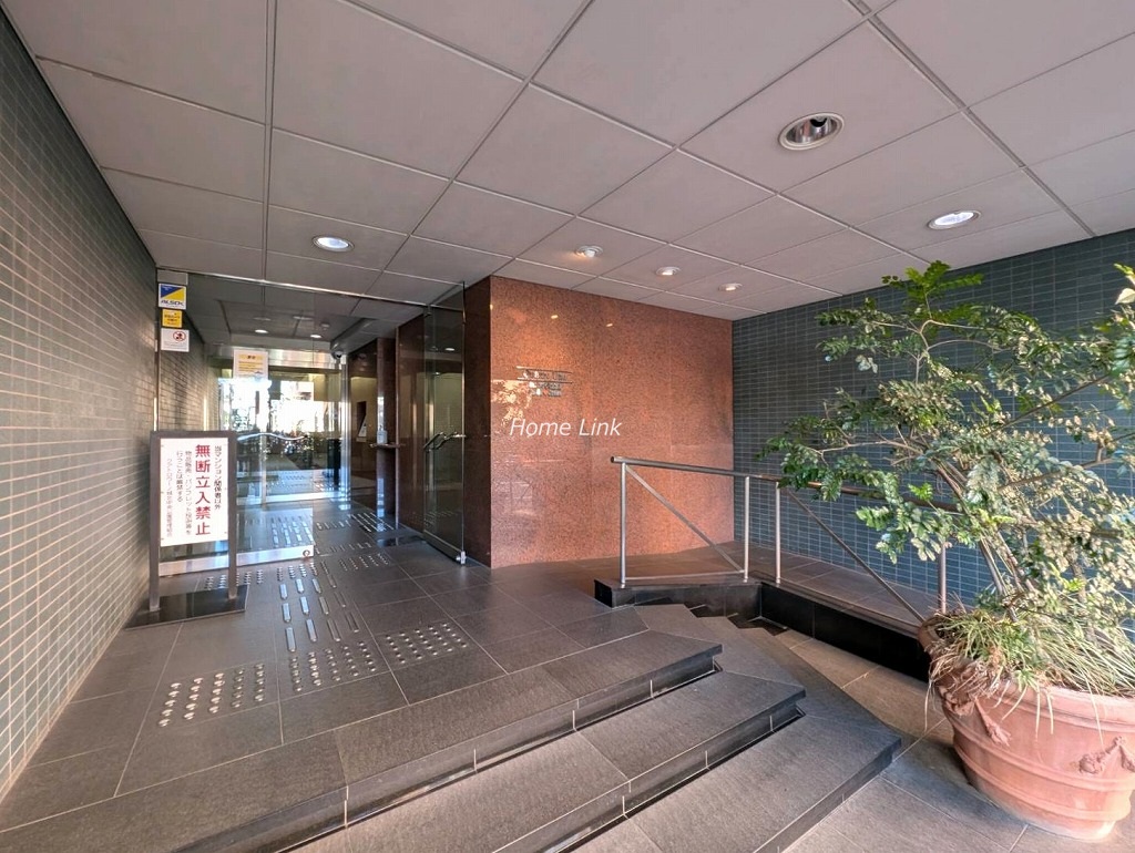 クアトロウーノ城北中央公園　エントランス スロープあり